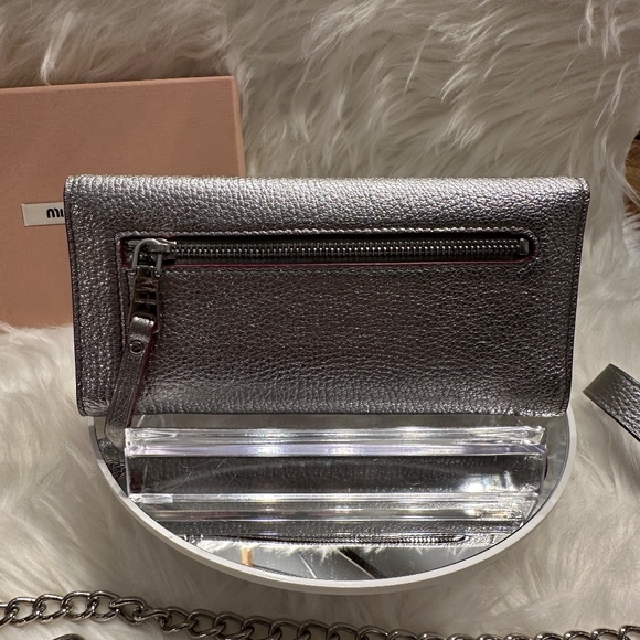 🤍💕NIB Metallic Silver MIU MIU Wallet💕🤍 - Picture 4 of 12